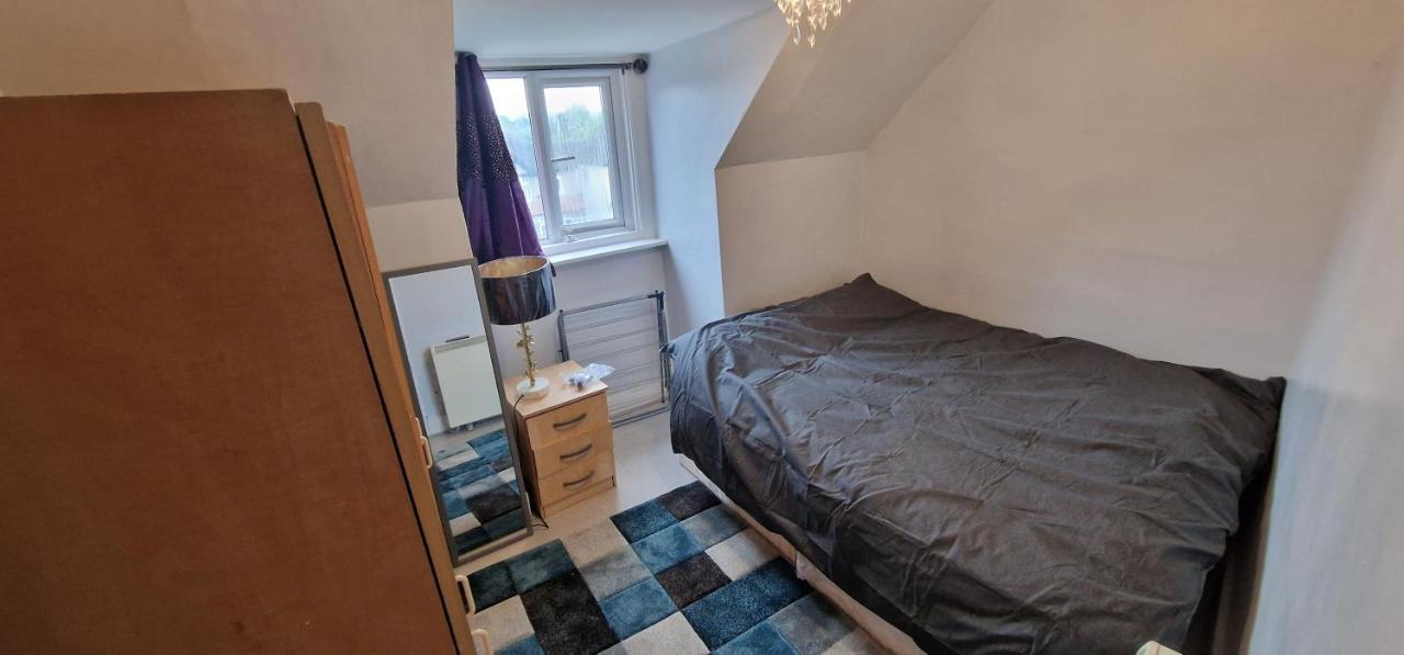 لندن Cosy 2 Bedroom Flat - Sleeps 6 People - Close To Lewisham Dlr/Train Station المظهر الخارجي الصورة