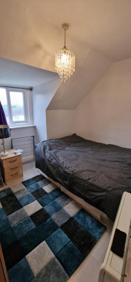 لندن Cosy 2 Bedroom Flat - Sleeps 6 People - Close To Lewisham Dlr/Train Station المظهر الخارجي الصورة